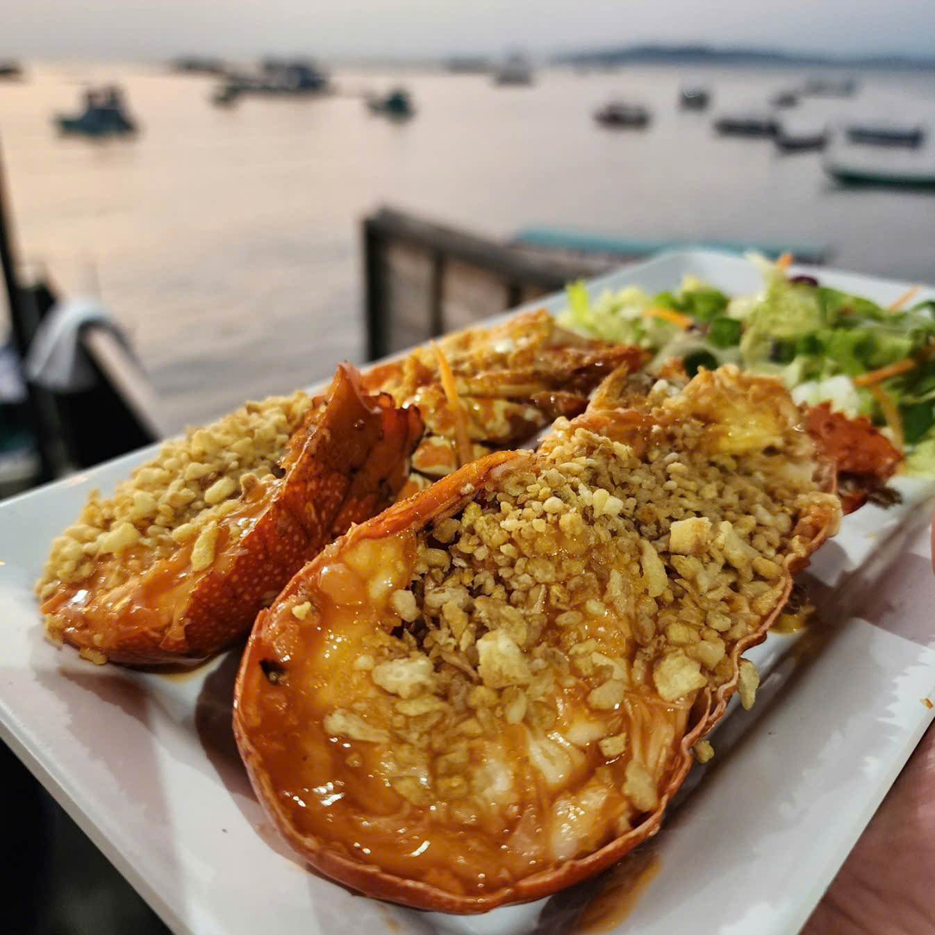 Sunset Seafood Restaurant in Phu Quoc | Sunset Story 4 Garlic lobster by the sea – Sunset Story Phu Quoc